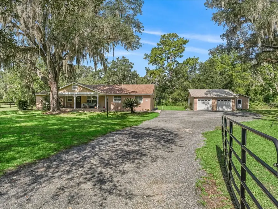 5700 NW 135th Avenue, Morriston, FL 32668 - #2