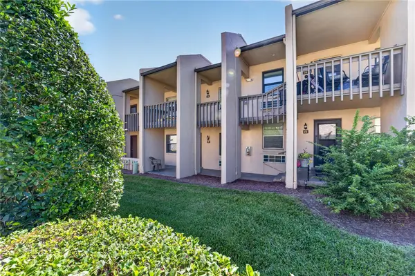 2437 NE 6th Street #10, OCALA, FL 34470