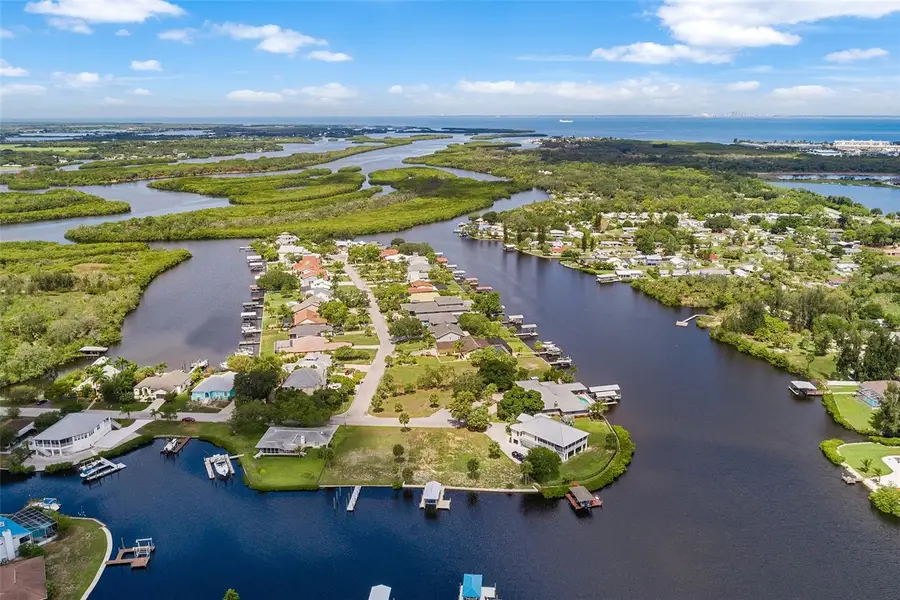 304 14th Street Sw, Ruskin, FL 33570 - Image #2