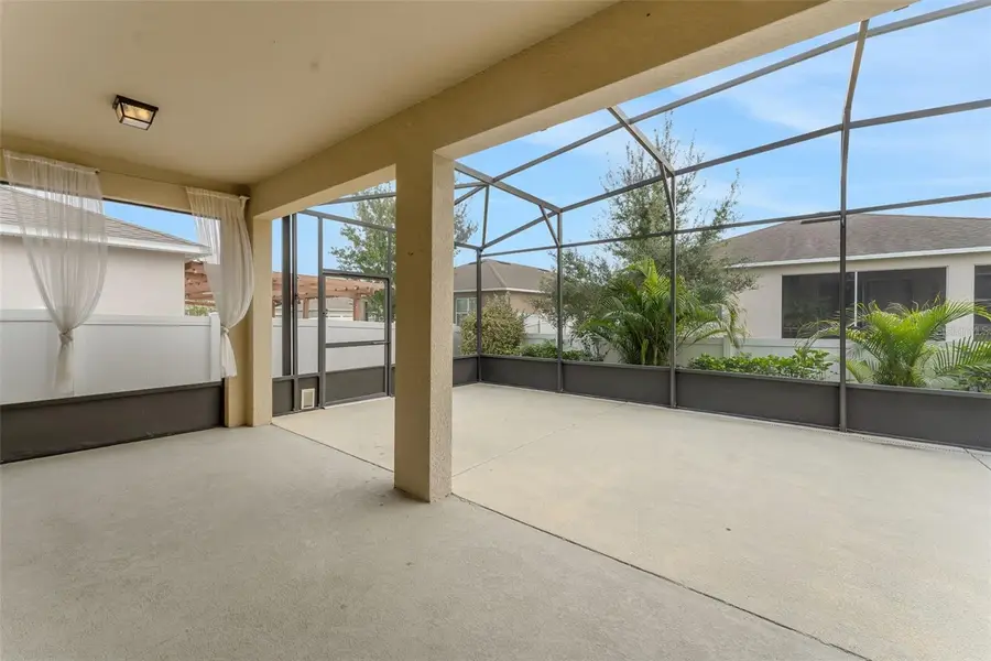 145 Waterside Circle, Winter Haven, FL 33880 - Image #2