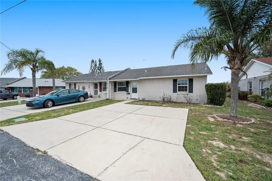 1435 Thousand Roses Drive N, Lake Wales, FL 33853 - #2