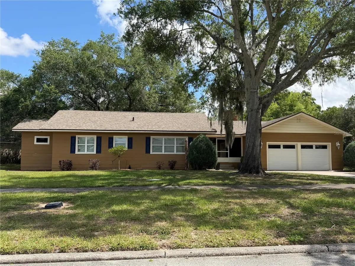 224 W Lake Avenue, Auburndale, FL 33823 - #1