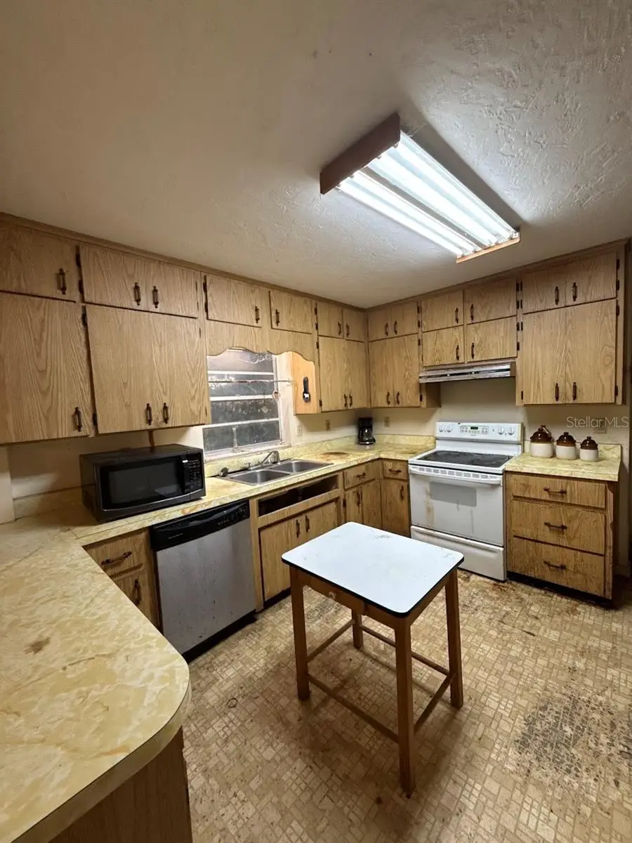 301 W Lemon Street, Bowling Green, FL 33834 - #1