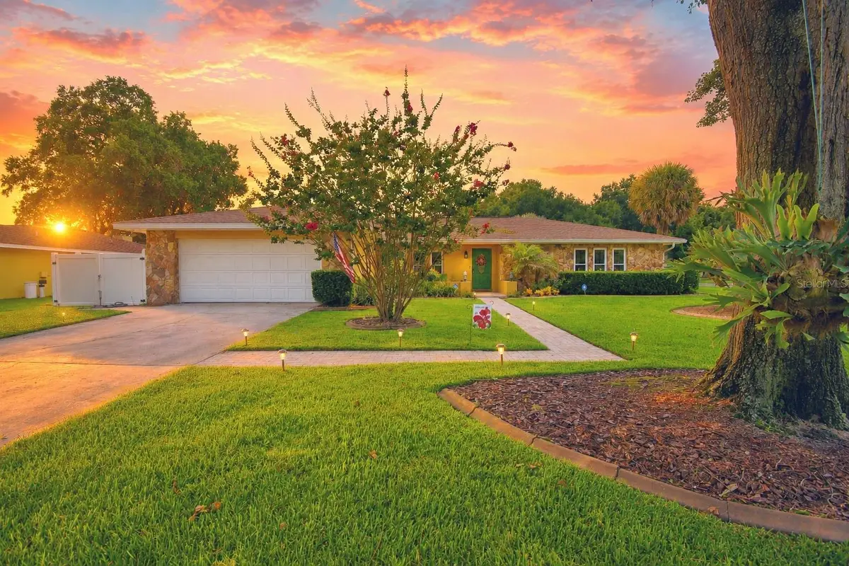 902 Crestview Drive, Auburndale, FL 33823 - #1