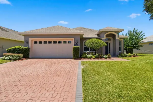 3221 Oak Tree Lane, WINTER HAVEN, FL 33884
