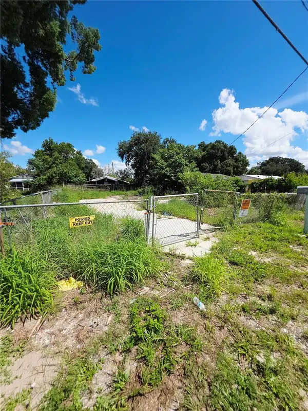 305 E Bridgers Avenue, AUBURNDALE, FL 33823