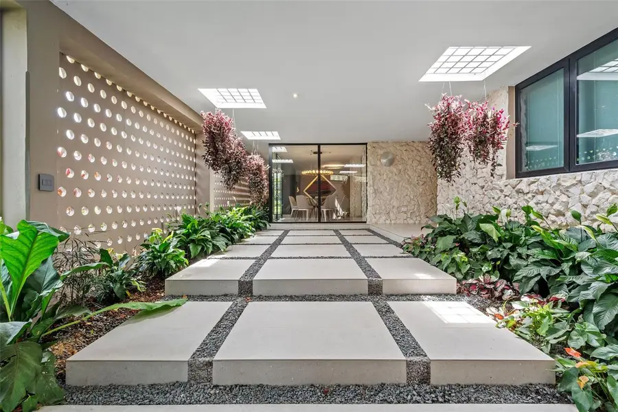 16 Jardin Street, Guaynabo, PR 00966 - Image #3