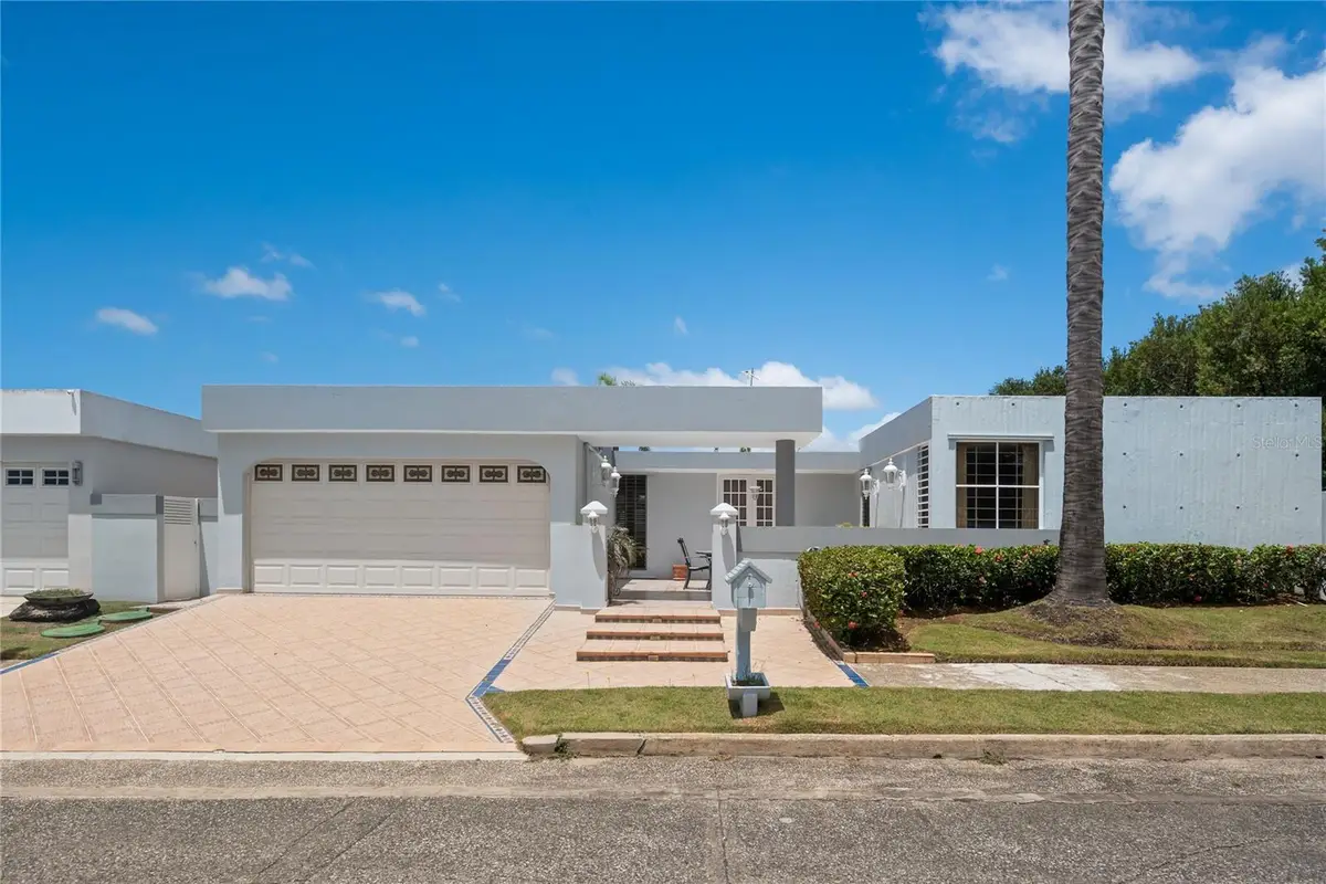 253 Calle Bauhinia, Toa Alta, PR 00953 - Image #1