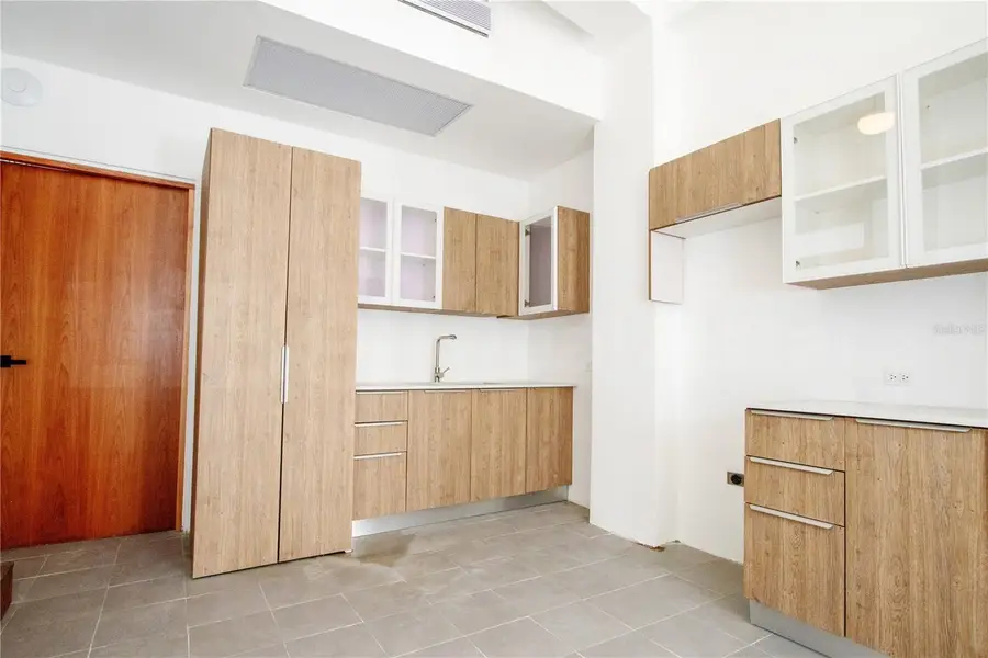 319 Recinto Sur Street #2, San Juan, PR 00901 - Image #3