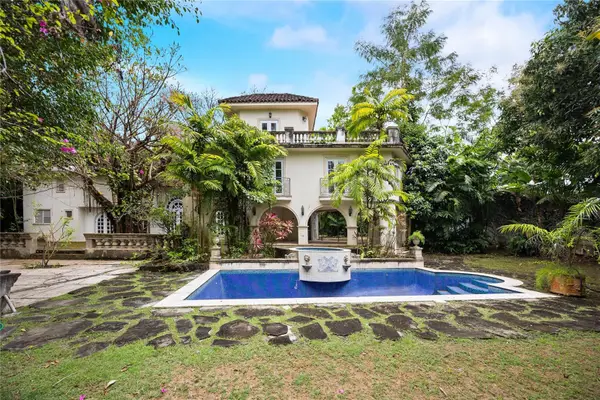 Urb. San Patricio Rivera Ferrer St. #30, GUAYNABO, PR 00966