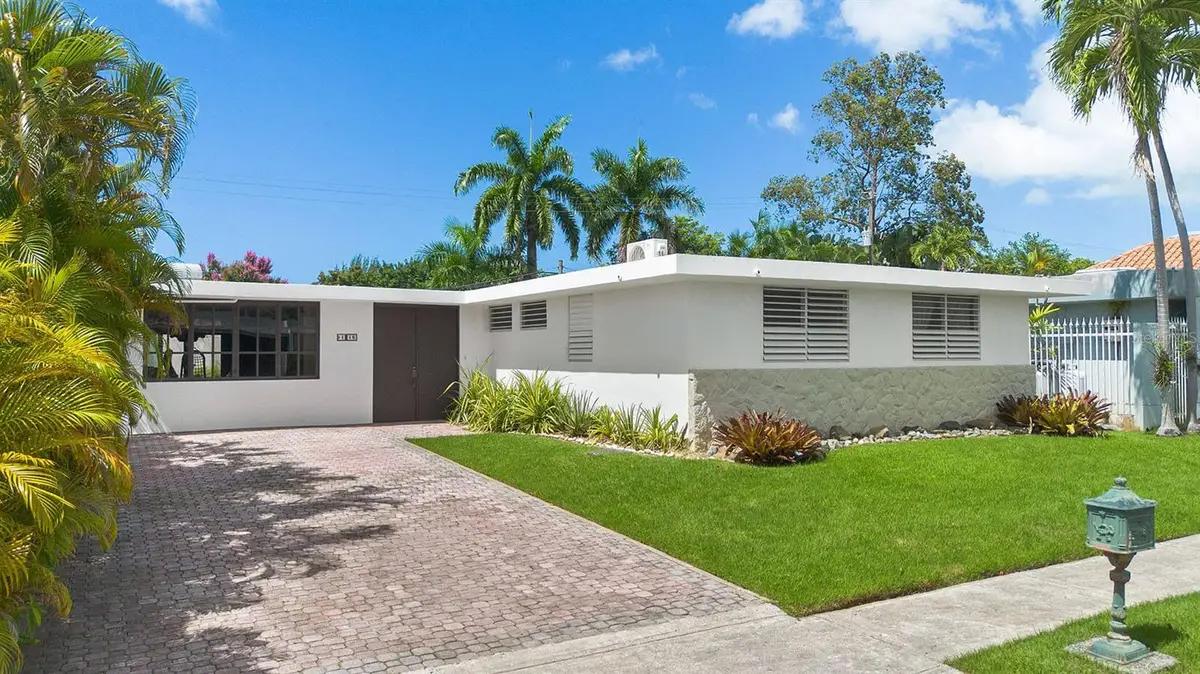 Urb. Torrimar Paseo De La Alhambra #1-16, Guaynabo, PR 00966 - Image #1