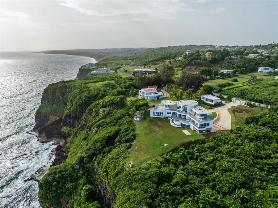 991 Calle Estacion, Quebradillas, PR 00678 - Image #3