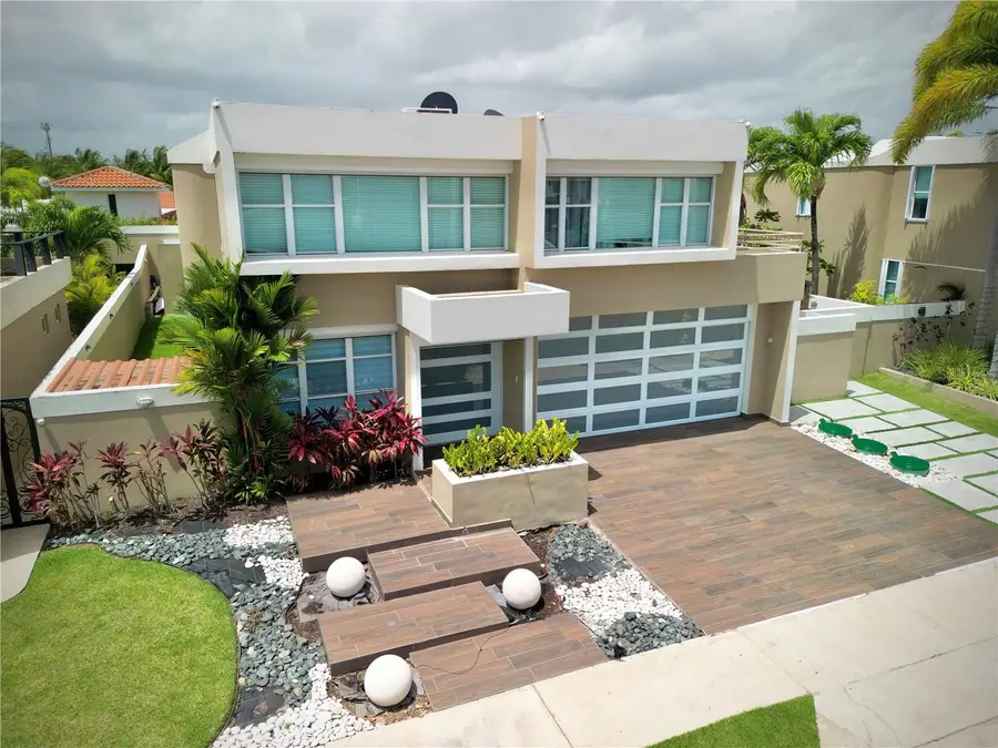 Calle Mantarraya, Dorado, PR 00646 - Image #2