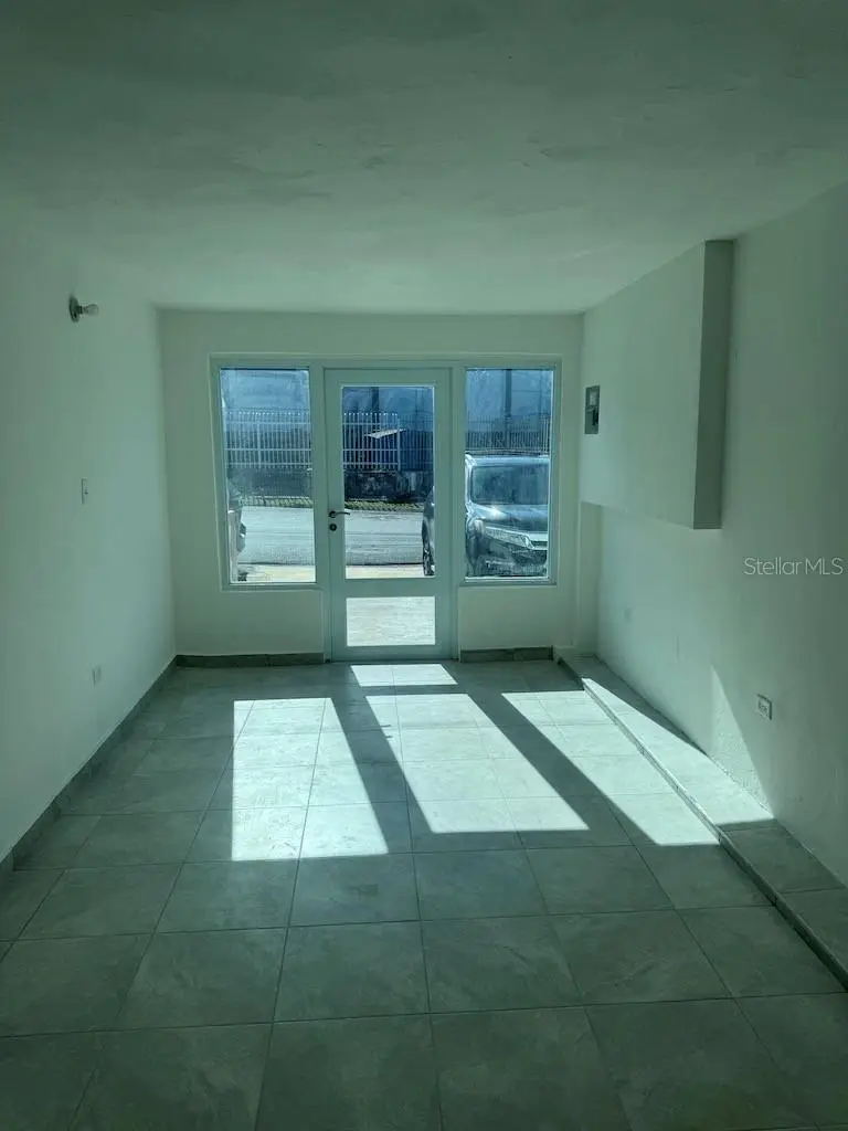 AVE HERMANOS DAVILA San Fernando, Bayamon, PR 00957 - Image #3