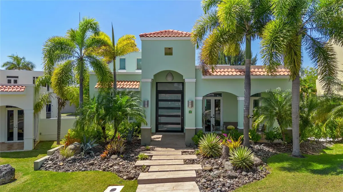 7 Malachite, Vega Alta, PR 00692 - Image #1