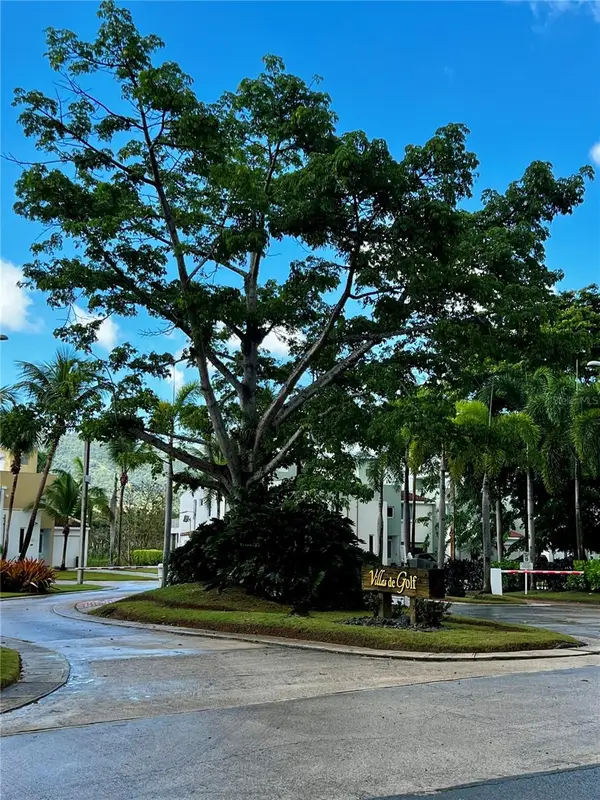 Ave Boulevard Villas De Golf #I30, GURABO, PR 00778