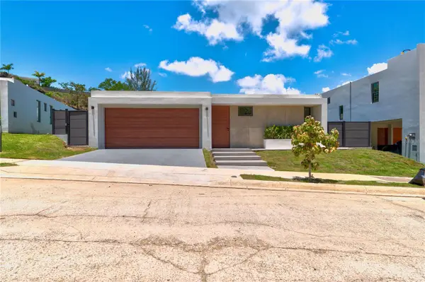 240 St. Monteazul #240, GUAYNABO, PR 00969