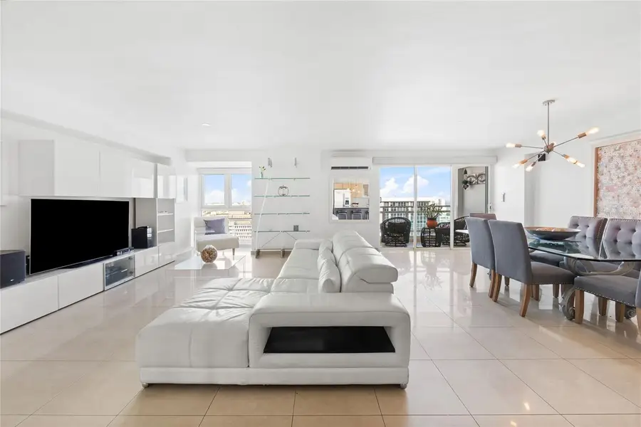 305 Villamil #1712, San Juan, PR 00907 - Image #3