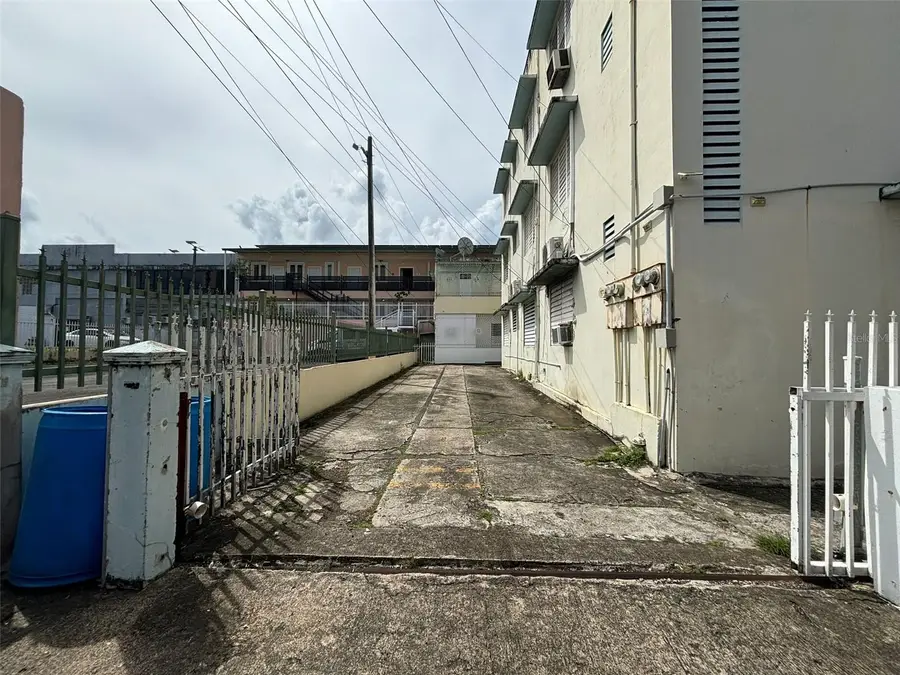 APT B 2 Domingo Cabrera 112 #1, San Juan, PR 00925 - Image #3