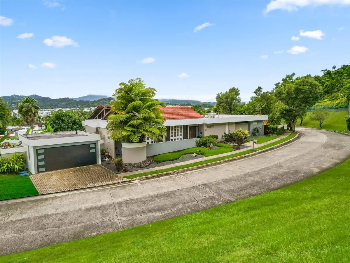 201 Rey Gustavo, La Villa De Torrimar, Guaynabo, PR 00969 - Image #1