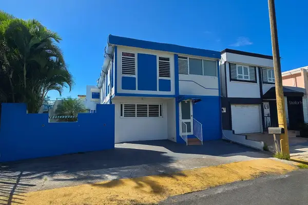 Urb. Villas de Levittown Calle 1 B9, TOA BAJA, PR 00949