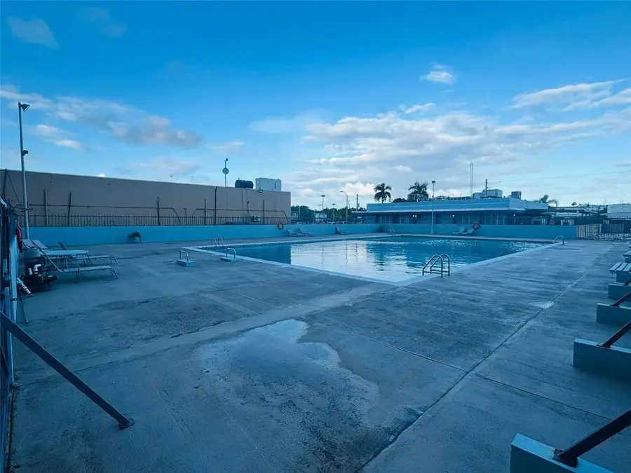 COND. GOLDEN TOWER Marginal Baldorioty #507, Carolina, PR 00983 - Image #2