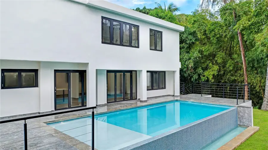 15 San Isaac Street, San Juan, PR 00927 - Image #2