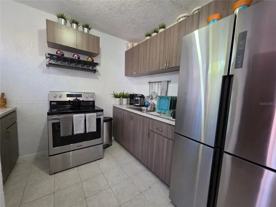 Diana st SE-8 Urb Levittown Lakes, Toa Baja, PR 00949 - Image #2