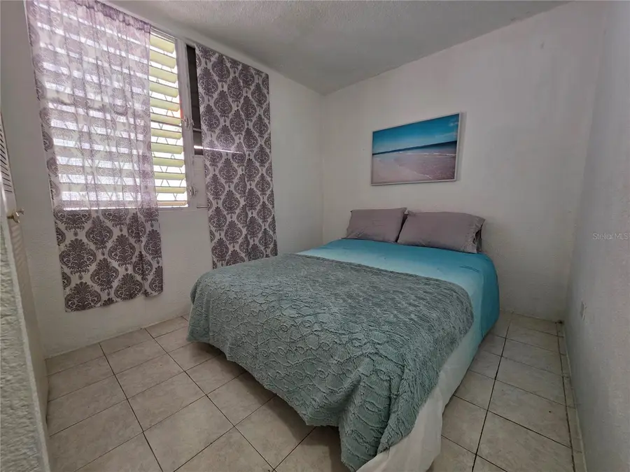Diana st SE-8 Urb Levittown Lakes, Toa Baja, PR 00949 - Image #3