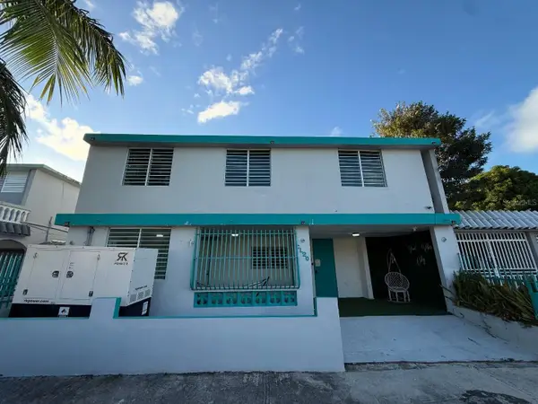 Jardines de Country Club Calle 149 Cl20, CAROLINA, PR 00983