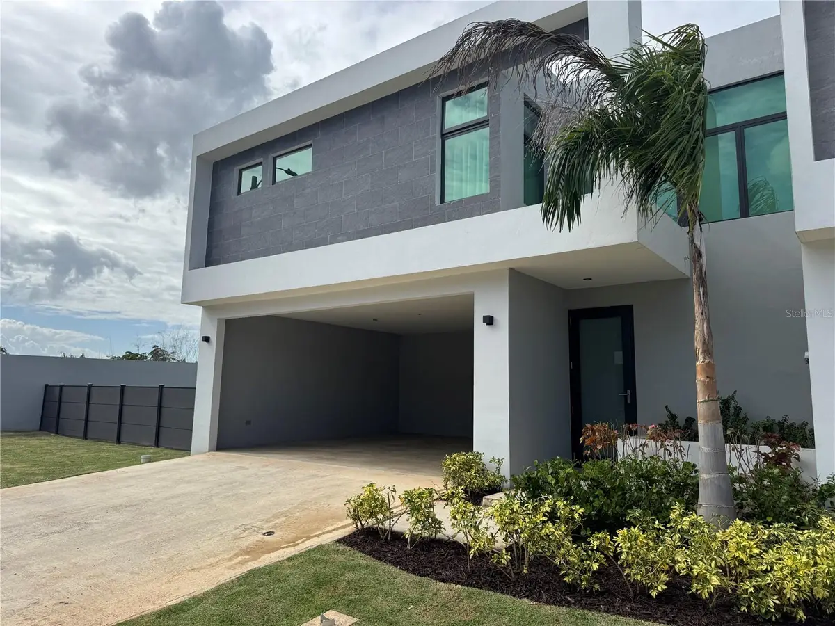 THE VILLAS At Rio #96, Bayamon, PR 00959 - #1
