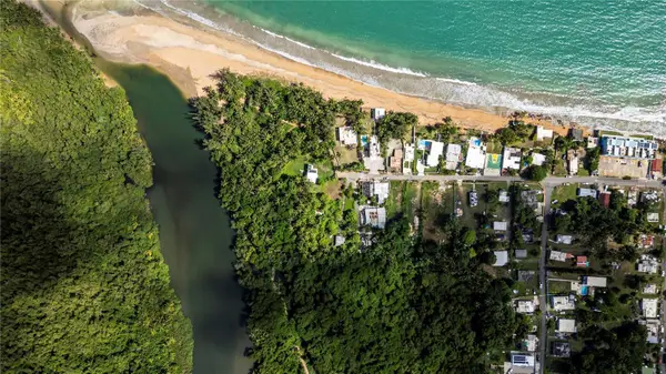 Calle 1 Mameyes I #33A, LUQUILLO, PR 00773