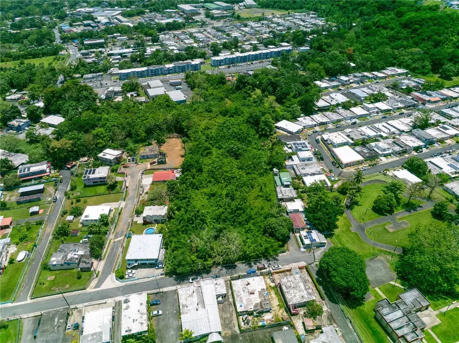 CLL RAMON FIGUEROA CASTRO San Anton, Carolina, PR 00987 - #2