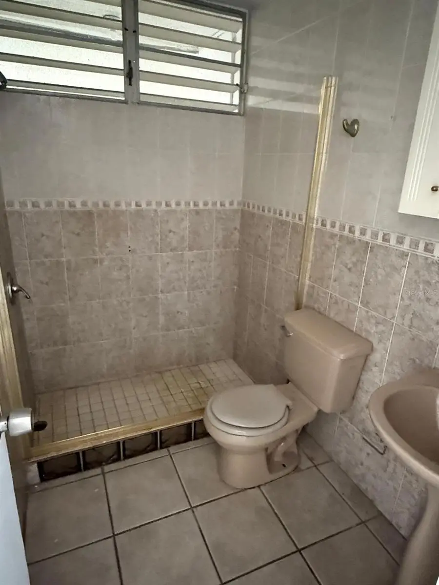 CALLE 9 BLOQUE E-10 Calle 9 Bloque E-10 Santa Elena #E-10, Bayamon, PR 00957 - #2