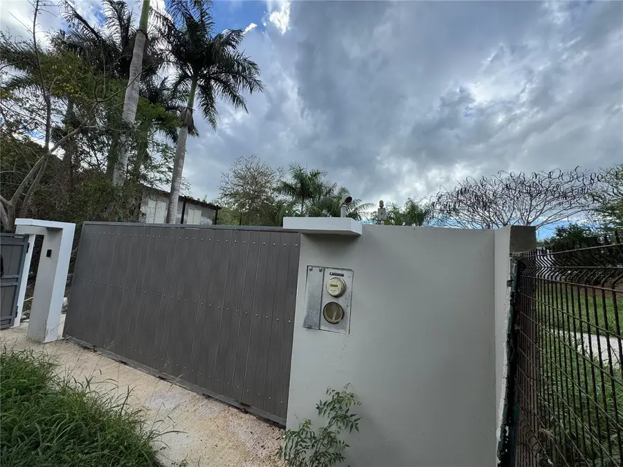 BAJURAS Carr 446 #A, Isabela, PR 00662 - #2