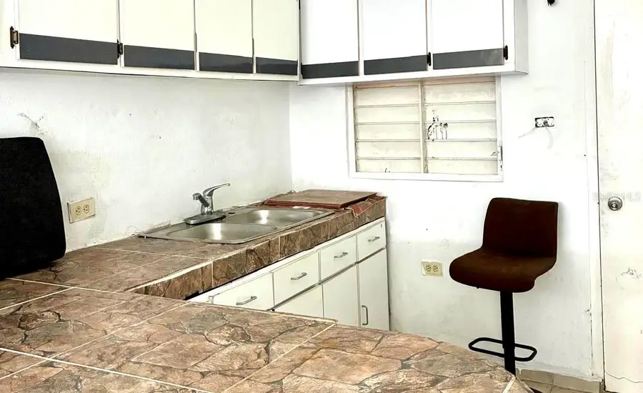 F 18 Usubal-saturno, Canovanas, PR 00729 - #3