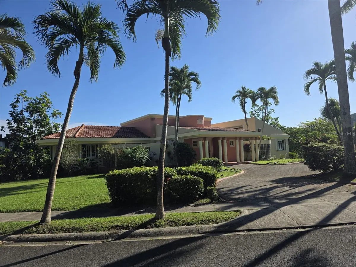 17 Del Recreo, Caguas, PR 00725 - #1