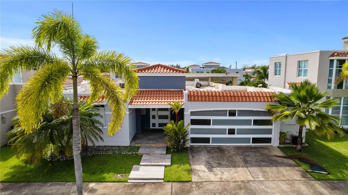 Estancias De Cerro Grodo Calle Plaza Fabian #63, Vega Alta, PR 00692 - #1