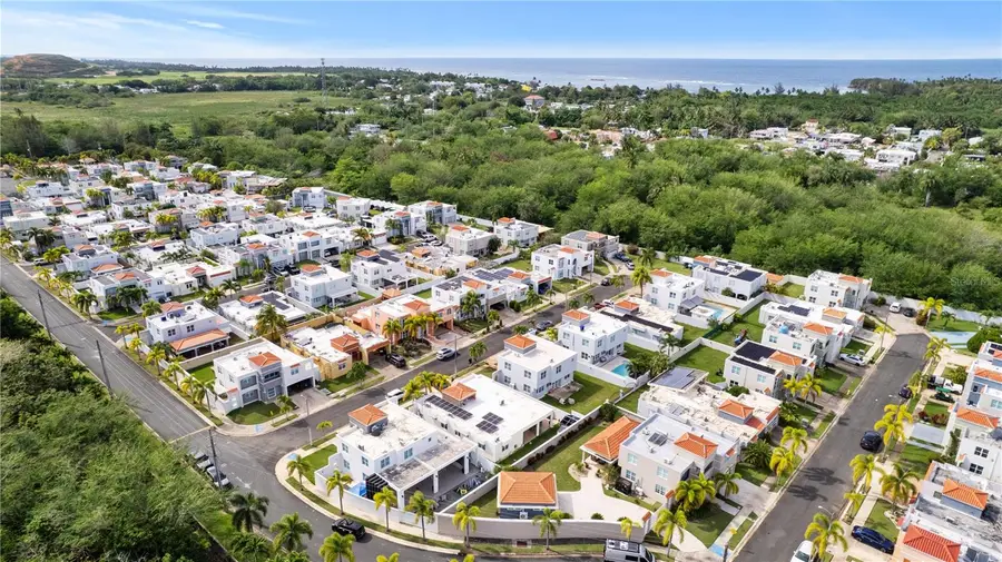 Estancias De Cerro Grodo Calle Plaza Fabian #63, Vega Alta, PR 00692 - #3