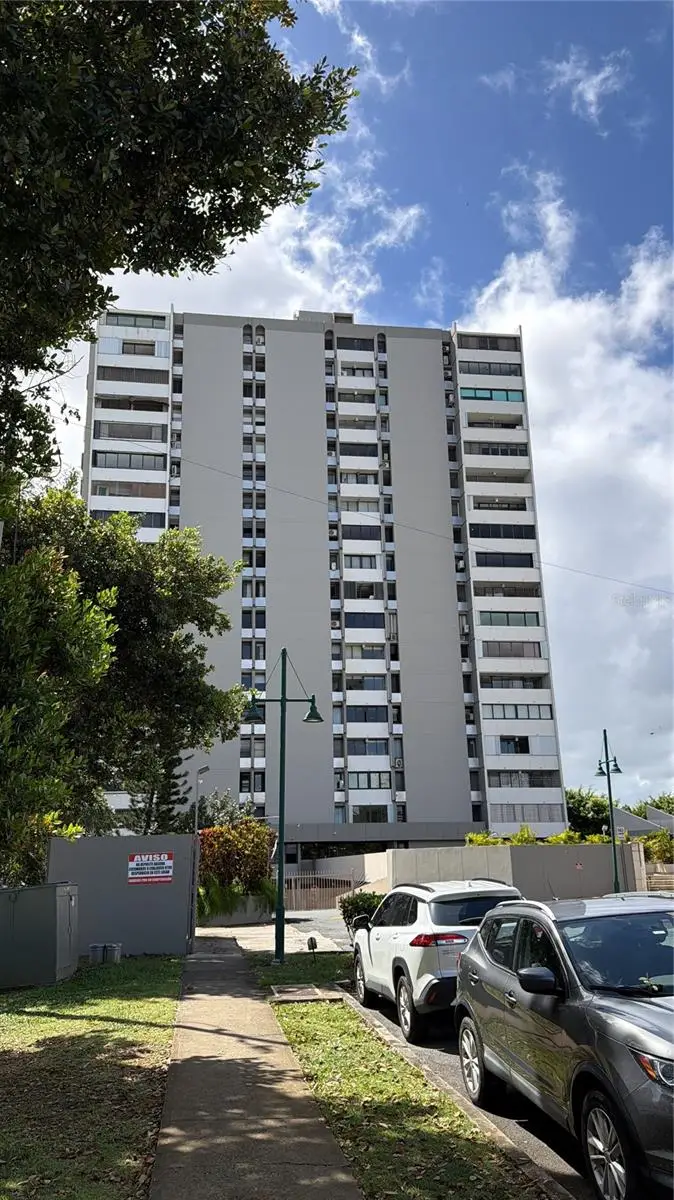 2736 Ave. Luis Vigoreaux #15-G, Guaynabo, PR 00966 - #1