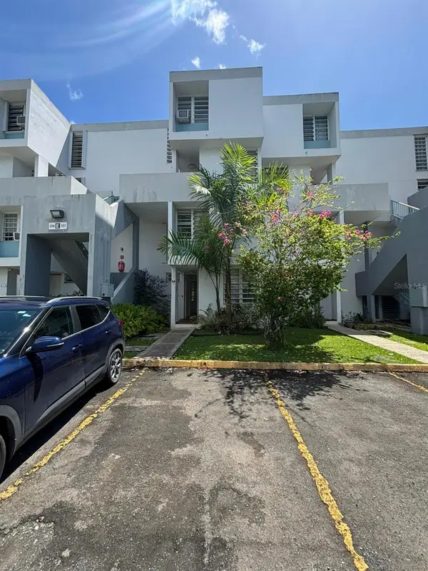 Apt E-1 107 Plazas De Torrimar I #E-1 107, BAYAMON, PR 00959