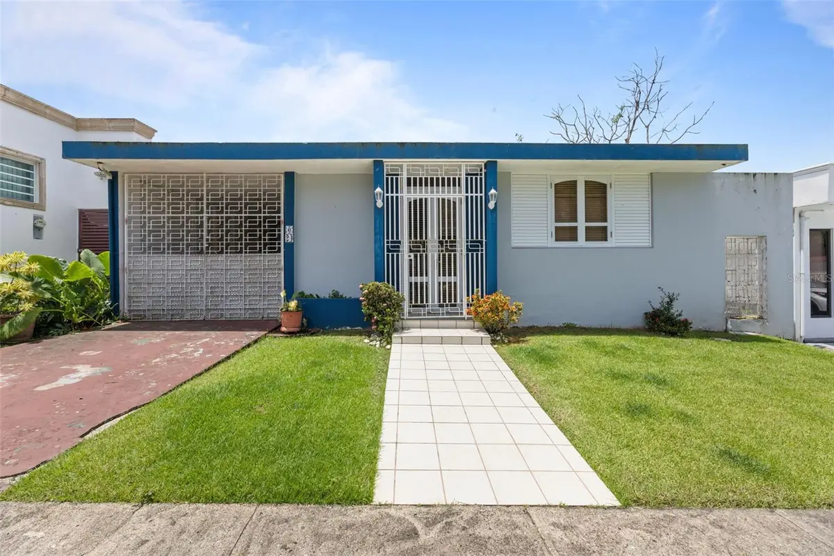 PIRINEOS ST. Urb. Villa Espaa, Calle , Pr , #Q-24, Bayamon, PR 00961 - #1