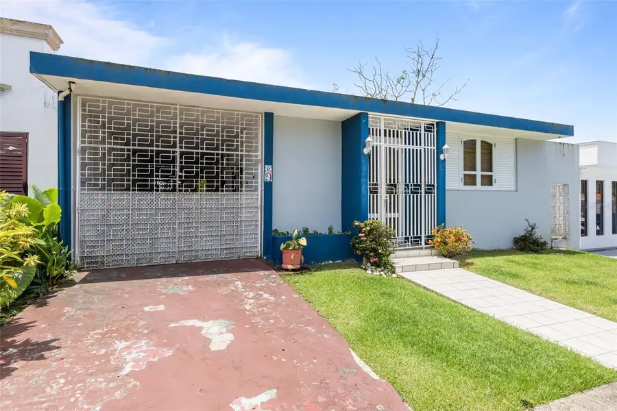 PIRINEOS ST. Urb. Villa Espaa, Calle , Pr , #Q-24, Bayamon, PR 00961 - #2