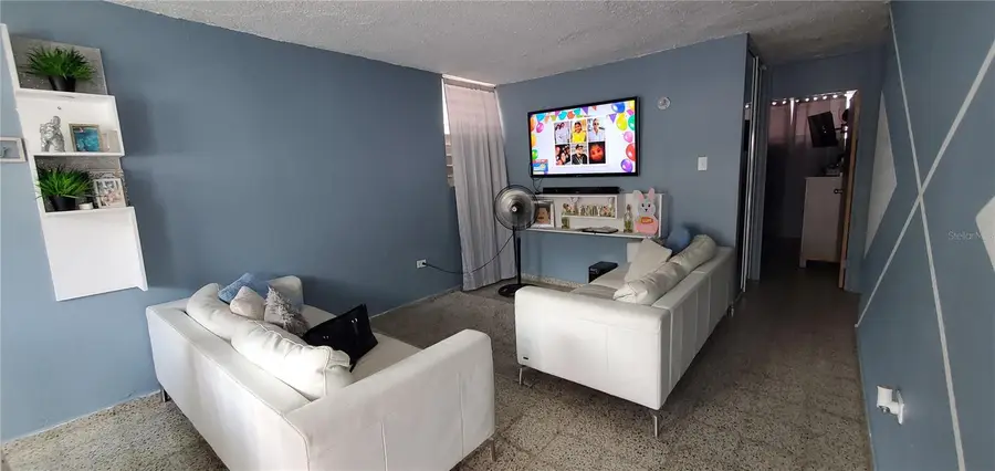 # 32 Miraflores, Bayamon, PR 00957 - #2