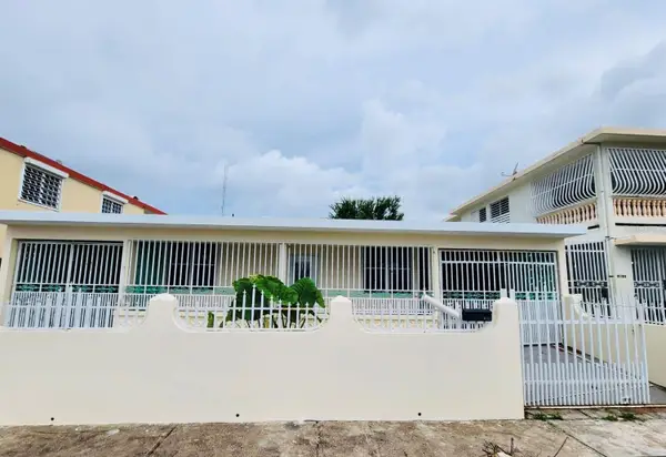 10 Flambon Gardens #R-17, BAYAMON, PR 00959