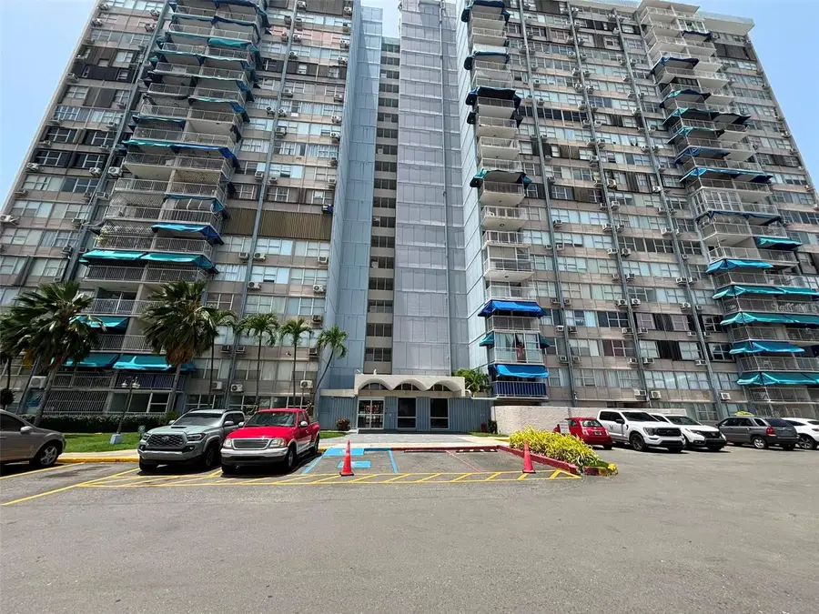1005 Apt Condominio Mundo Feliz (10mo Piso - Baldorioty Tow #1005, Carolina, PR 00979 - #2