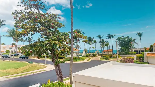 53 Calle Arrecife, DORADO, PR 00646