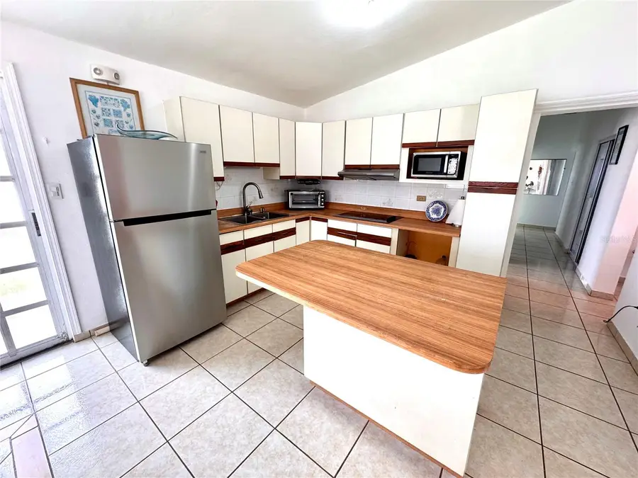 Address Withheld By Seller, Juncos, PR 00777 - #2