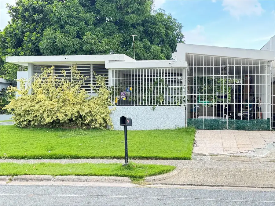 V3 Calle Harding Urb. Parkville, Guaynabo, PR 00969 - #2