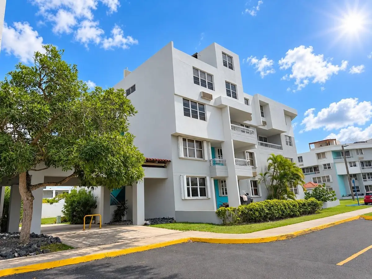 AVE. CHALETS Cond. Chalets De La Playa #APT. 132, Vega Baja, PR 00693 - #1